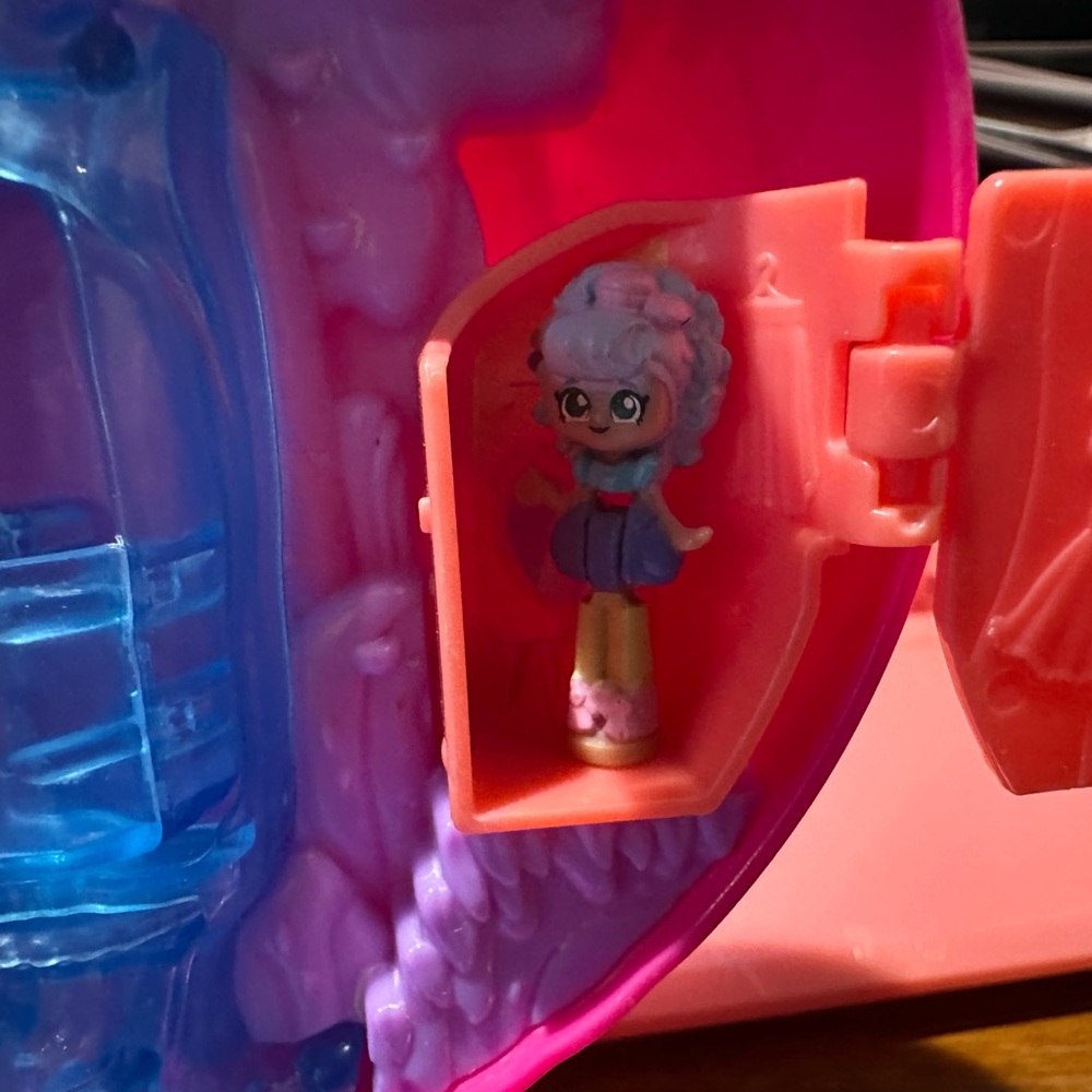 Polly Pocket Flamingo Floatie Compact - Picture 7 of 8